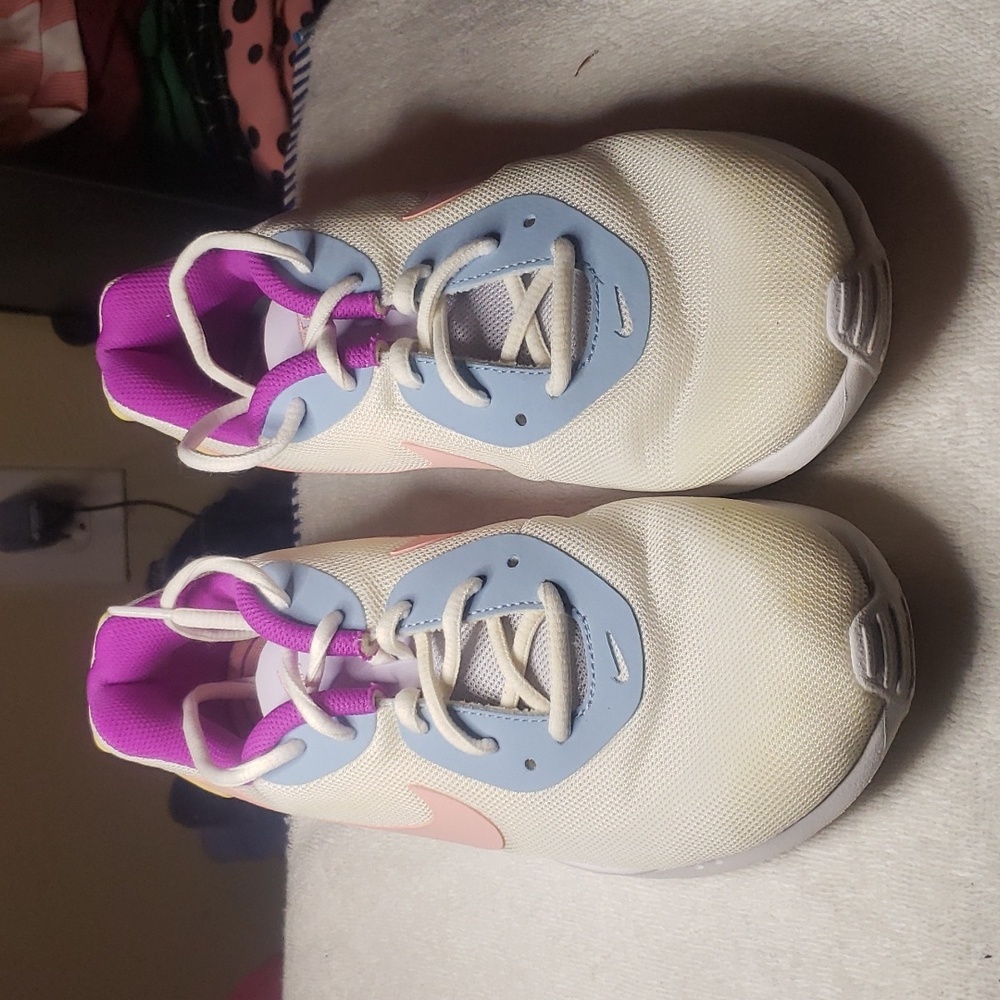 Women's Nike Air Tennis Shoes